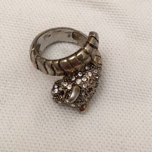 Cougar fashion ring